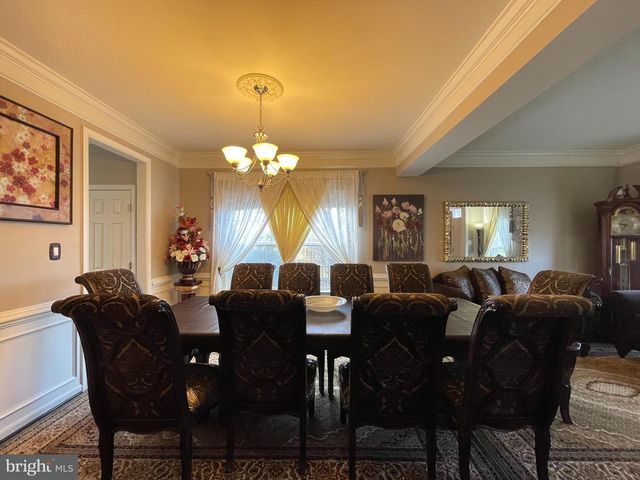 8705 HAREFIELD LN, Gainesville, VA 20155