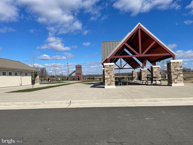 8705 HAREFIELD LN, Gainesville, VA 20155