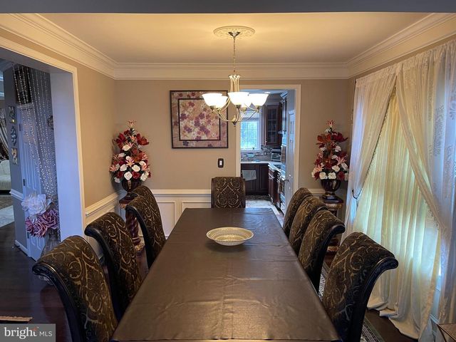 8705 HAREFIELD LN, Gainesville, VA 20155