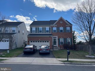 8705 HAREFIELD LN, Gainesville, VA 20155