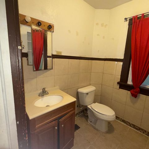 2527 Oak Street, Blue Island, IL 60406