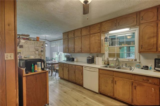 1332 Turner Road SW, Lilburn, GA 30047