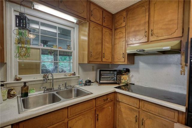 1332 Turner Road SW, Lilburn, GA 30047