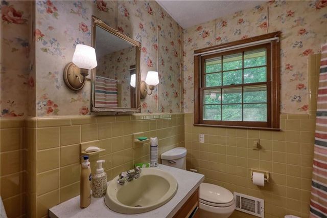 1332 Turner Road SW, Lilburn, GA 30047