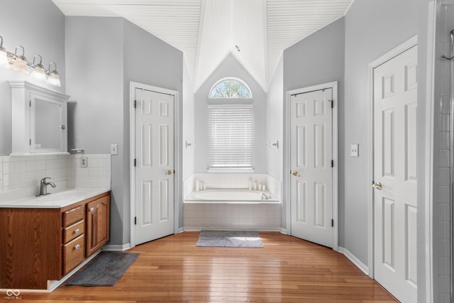 8754 Nora Woods Drive, Indianapolis, IN 46240