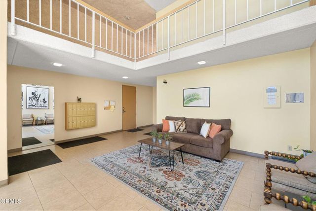 5300 E Atherton Street 2F, Long Beach, CA 90815