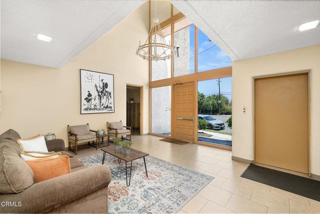 5300 E Atherton Street 2F, Long Beach, CA 90815