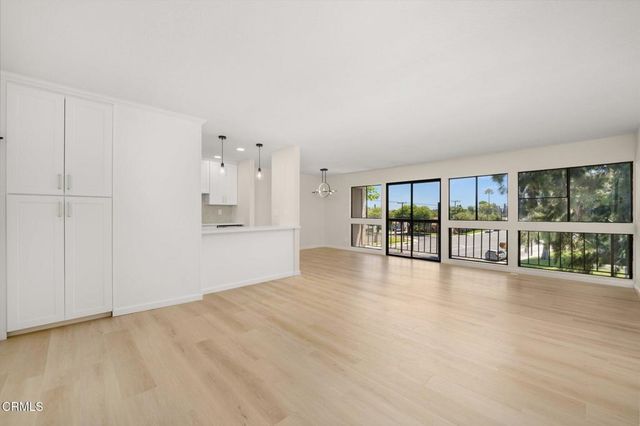 5300 E Atherton Street 2F, Long Beach, CA 90815