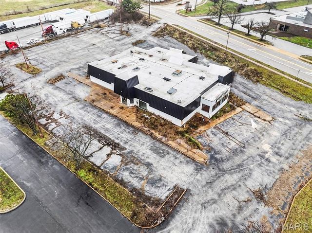 2909 Netherton Drive, St Louis, MO 63136