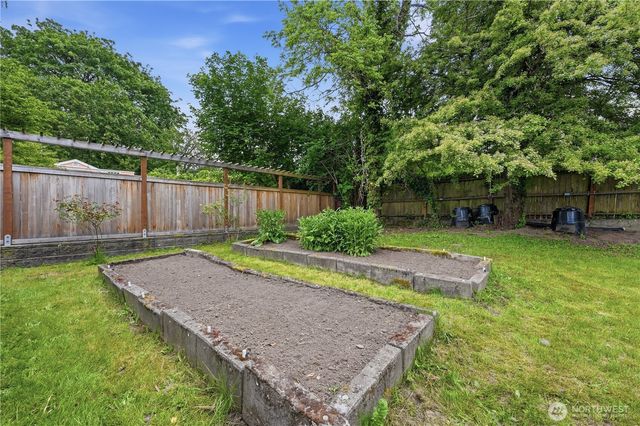 627 SW Normandy Road, Normandy Park, WA 98166