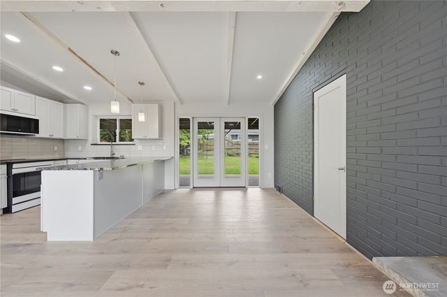 627 SW Normandy Road, Normandy Park, WA 98166