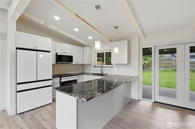 627 SW Normandy Road, Normandy Park, WA 98166