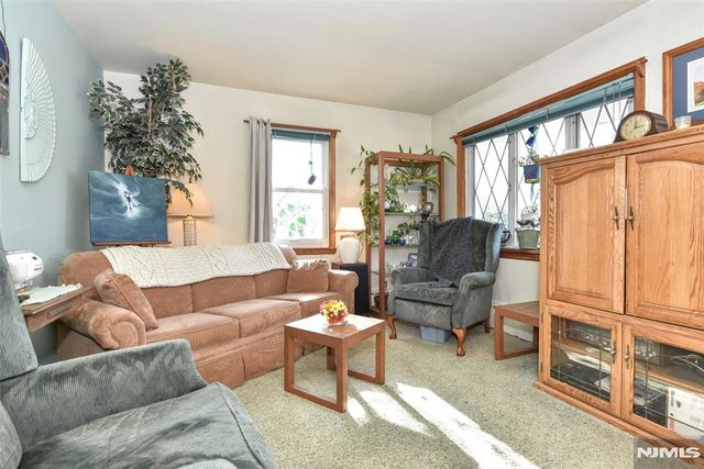 72 Burnside Place, Wanaque, NJ 07420