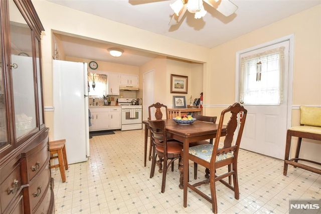 72 Burnside Place, Wanaque, NJ 07420