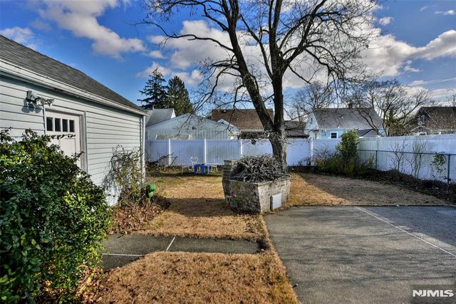 72 Burnside Place, Wanaque, NJ 07420