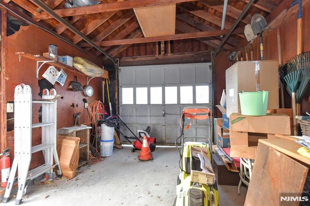 72 Burnside Place, Wanaque, NJ 07420