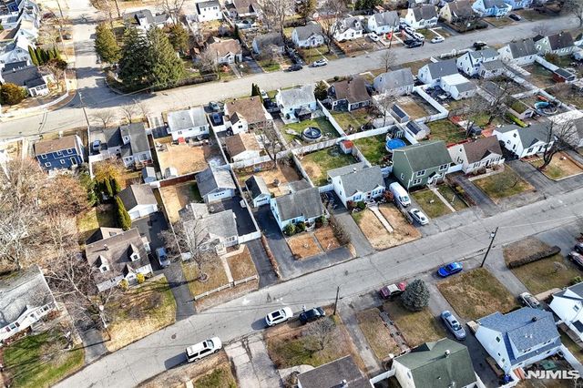 72 Burnside Place, Wanaque, NJ 07420