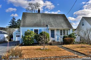 72 Burnside Place, Wanaque, NJ 07420