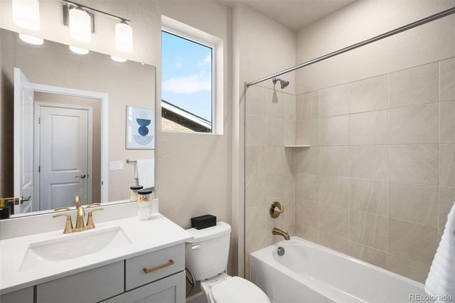 9792 Banner Peak Street, Littleton, CO 80125