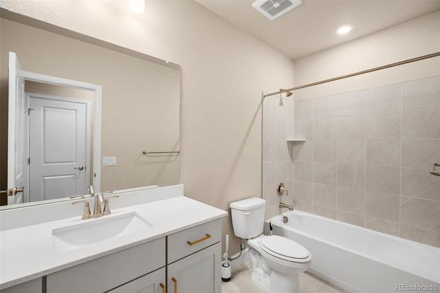 9792 Banner Peak Street, Littleton, CO 80125