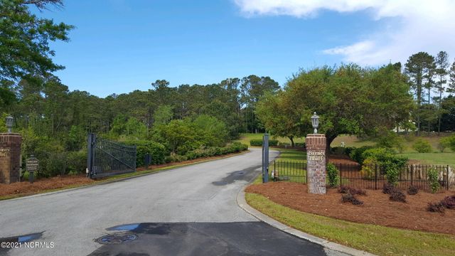 4002 Barnes Bluff Drive SE, Southport, NC 28461