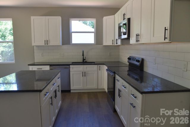 1134 Lyndsey Brooke Court, Lincolnton, NC 28092