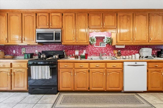 303 Oak Ridge DR, Bassett, VA 24055