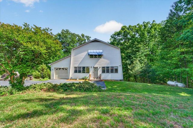 303 Oak Ridge DR, Bassett, VA 24055
