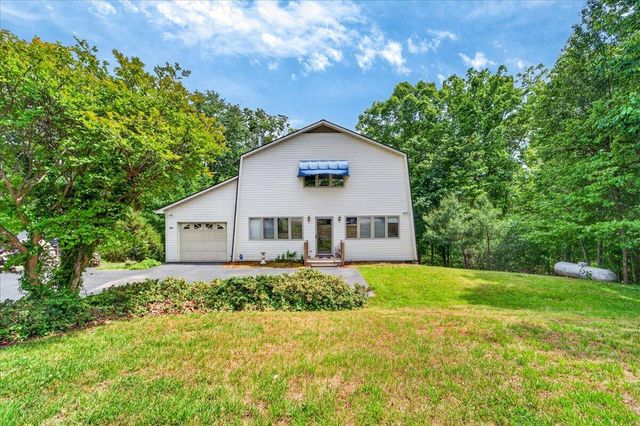 303 Oak Ridge DR, Bassett, VA 24055