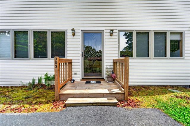 303 Oak Ridge DR, Bassett, VA 24055