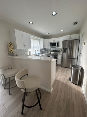 1140 Staghorn Street, Wellington, FL 33414