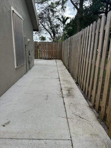 1140 Staghorn Street, Wellington, FL 33414