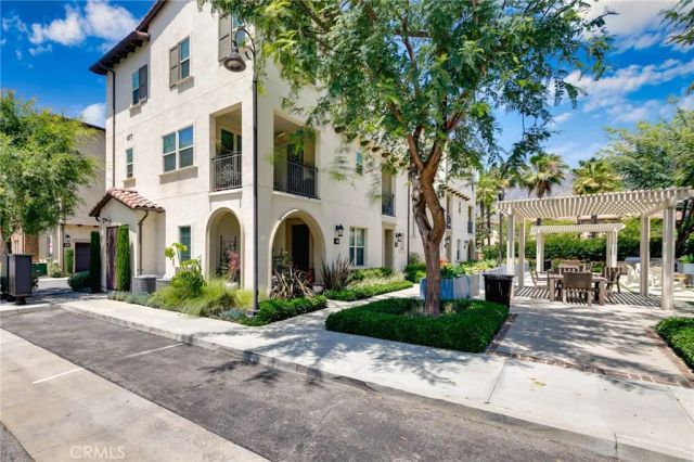 877 Orchid C, Azusa, CA 91702