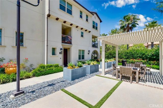 877 Orchid C, Azusa, CA 91702