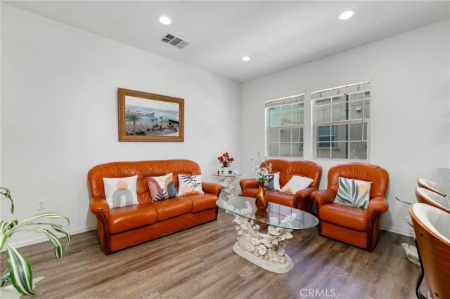 877 Orchid C, Azusa, CA 91702