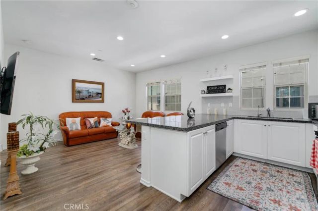 877 Orchid C, Azusa, CA 91702