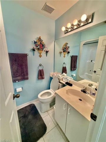 281 Gabriel CIR 6, Naples, FL 34104