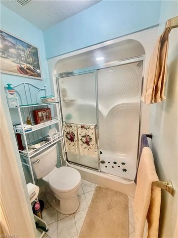281 Gabriel CIR 6, Naples, FL 34104