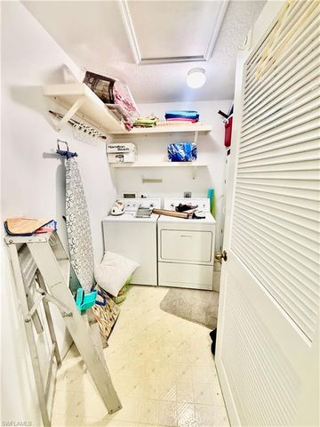 281 Gabriel CIR 6, Naples, FL 34104