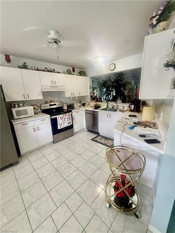 281 Gabriel CIR 6, Naples, FL 34104