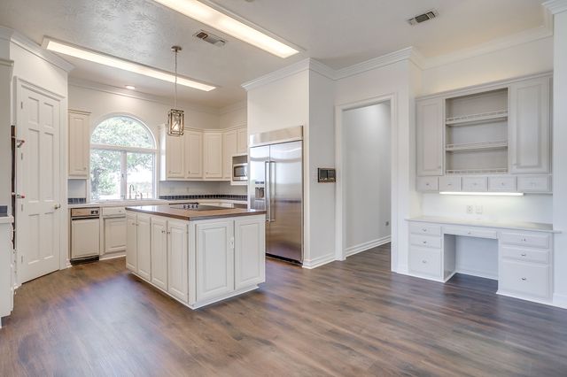2625 Clear Lake Road, Weatherford, TX 76087