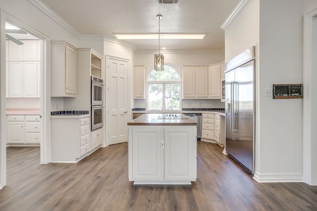 2625 Clear Lake Road, Weatherford, TX 76087