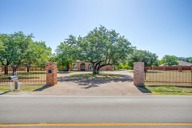 2625 Clear Lake Road, Weatherford, TX 76087