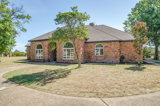 2625 Clear Lake Road, Weatherford, TX 76087