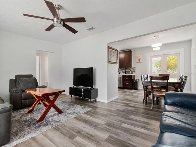 5939 9TH AVENUE S, Gulfport, FL 33707