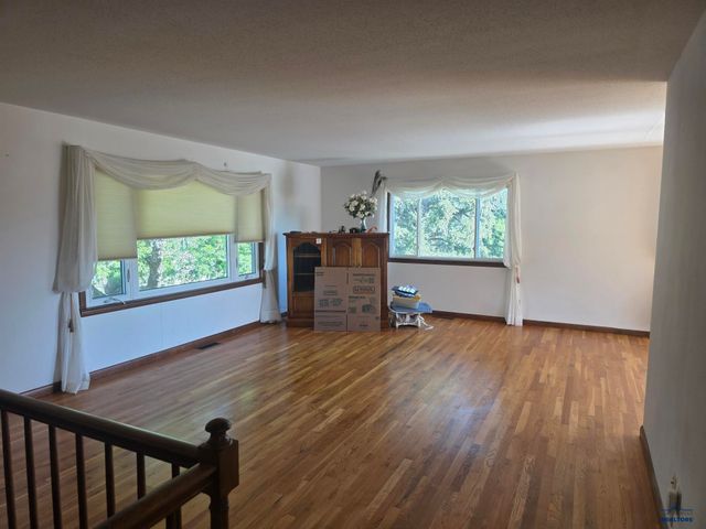 3120 IRIS DR, Rapid City, SD 57702