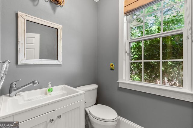2294 Hollonville Road, Brooks, GA 30205