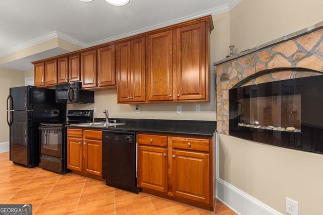 2294 Hollonville Road, Brooks, GA 30205