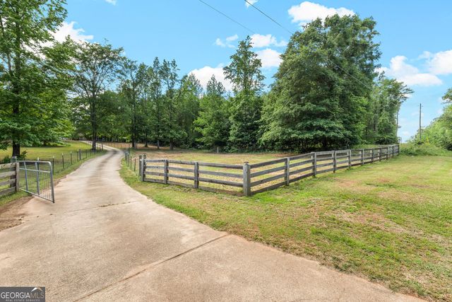 2294 Hollonville Road, Brooks, GA 30205
