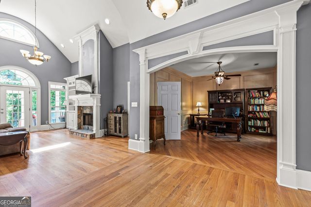 2294 Hollonville Road, Brooks, GA 30205